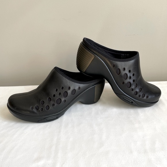 Clarks Privo Clogs - Picture 3 of 10